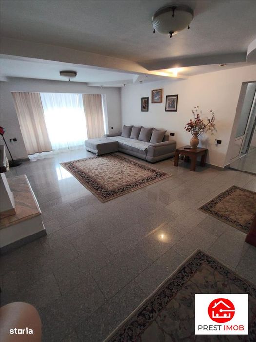 Apartament si spatiu comercial de vanzare — fotografia 1