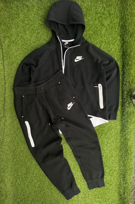 Дамски спортен екип : Nike Fleece Tech M