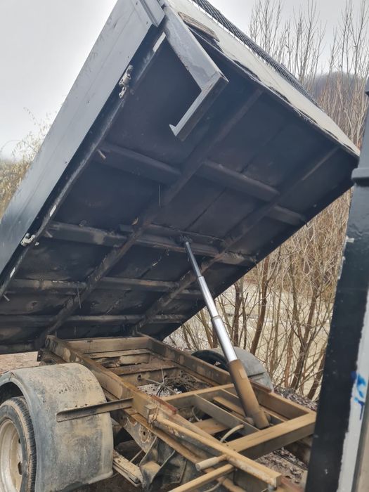 Vând bena cu chit de basculare complet