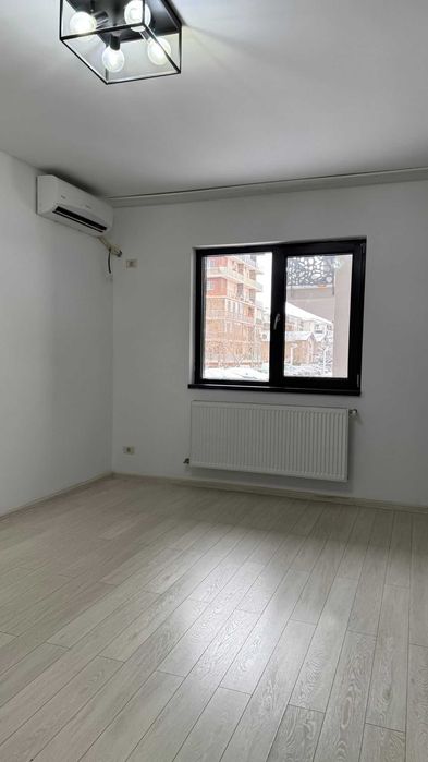 Garsoniera moderna de vanzare Dobroesti, finisata, bucatarie utilata