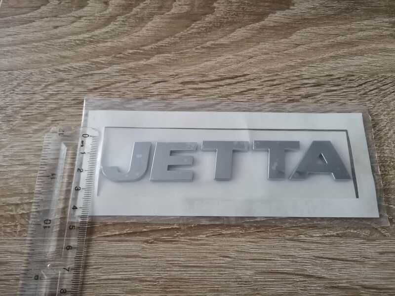Volkswagen Jetta сребриста емблема