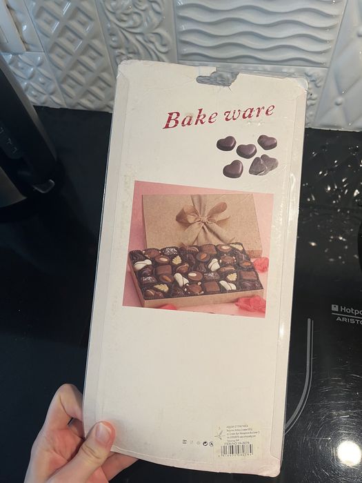 Формичка с букви за сладкиши и бонбони