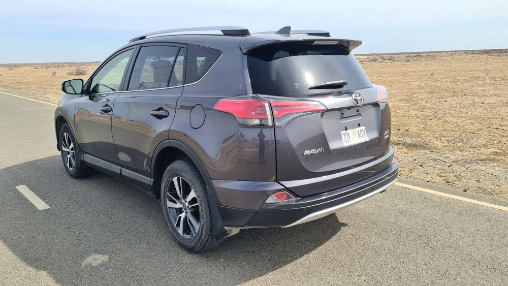 Toyota Rav 4 сатылады.