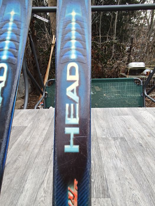 Два вида използвани ски