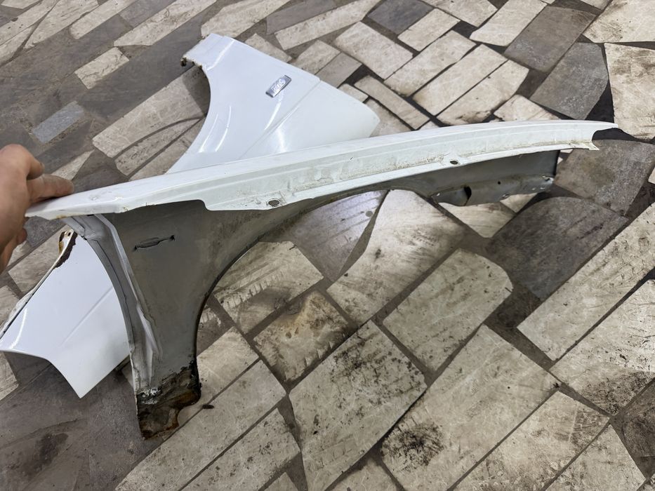 Продам 2 крыла приора