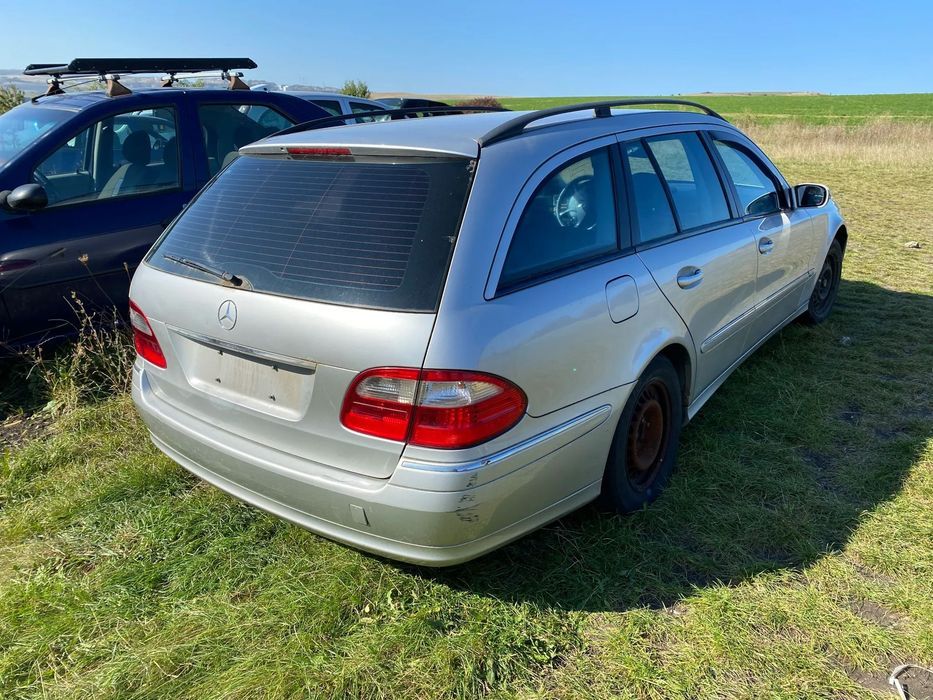 Dezmembrez piese Mercedes-Benz W211 E200