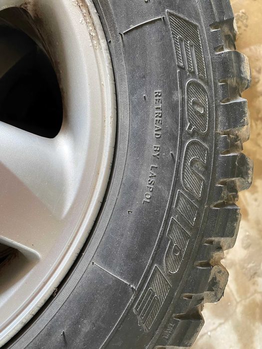 vand 4 jante cu anvelope Kia Sorento 2002-2009 si pentru alte marci