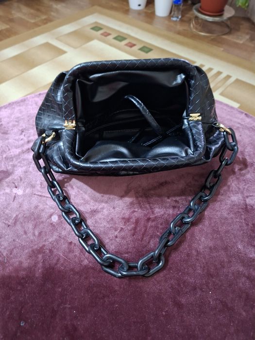 Продаю новую сумочку.