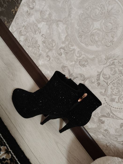 Продам лабутены.Fabiola.Италия