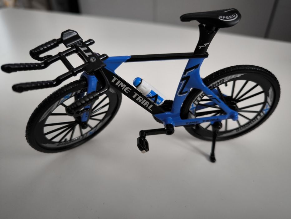 Macheta bicicleta metalica noua, scara 1:10