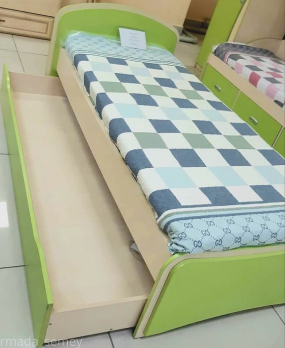 Продам детскую кроватку