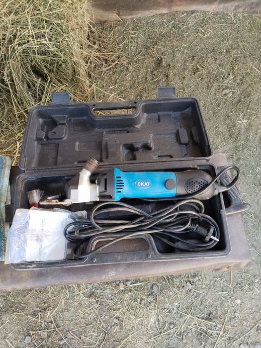 Продам Машинку для стрижки овец в подарок два ножа новых