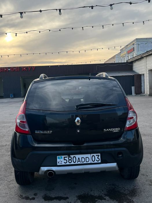 Reno Sandero Stepway 2013 года