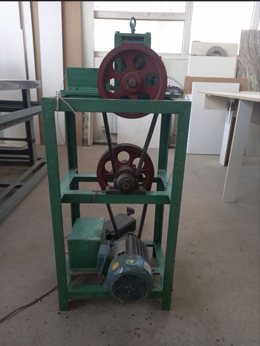 Станок для пошива матрацов + станок вязать проволоку для матрацов