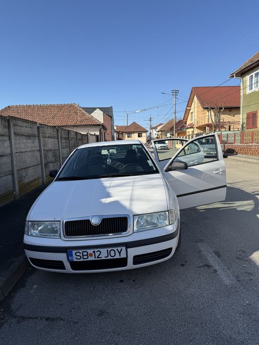 Vând Skoda Octavia