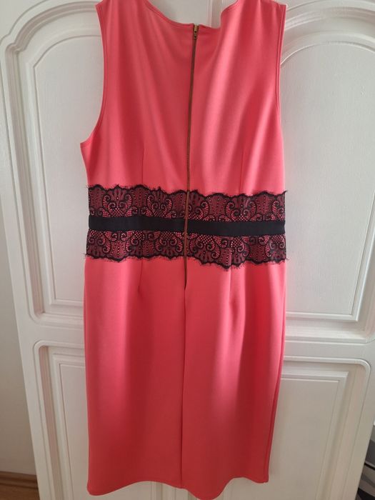 Rochita marimea 44 .roz inchis