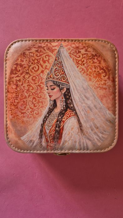 Шкатулка для украшений