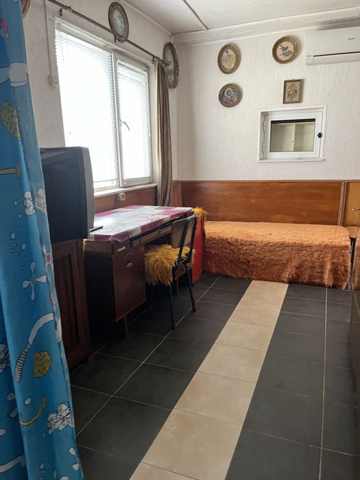 Къща с дворно място с. Краводер