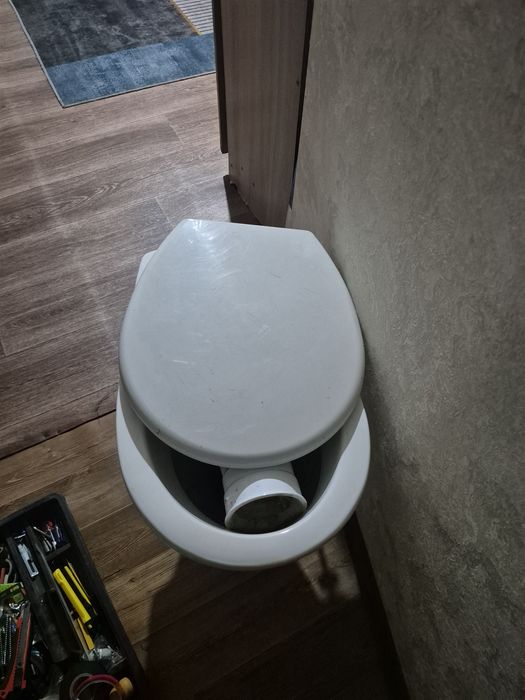 Унитаз рабочий без бочка