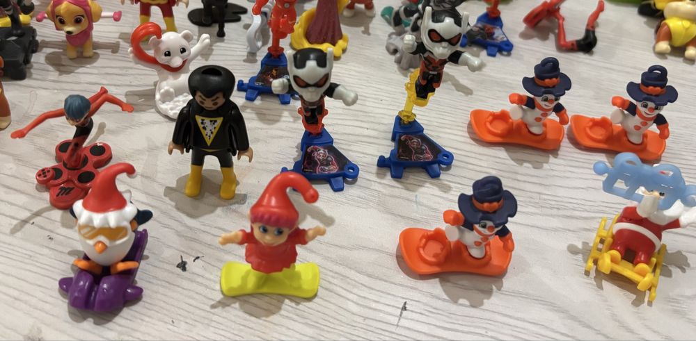 Фигурки киндер.