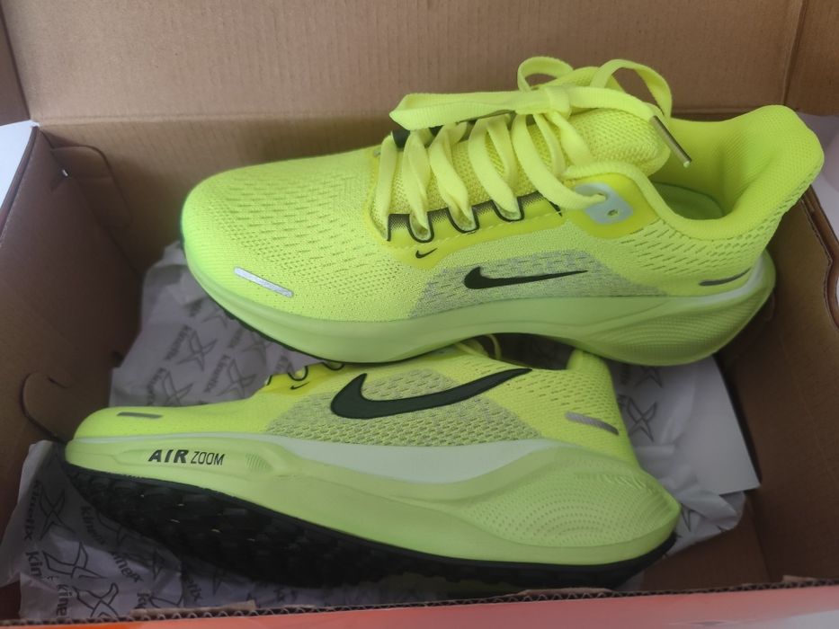 Продам кроссовки