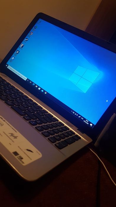 обменяю ноутбук asus