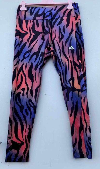 Adidas оригинален дамски клин нов  Л размер