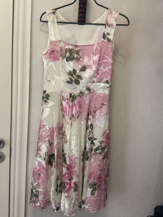 Платья продам…..