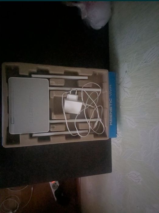Wi-Fi роутер Keenetic Viva KN-1912 в отличном состоянии.