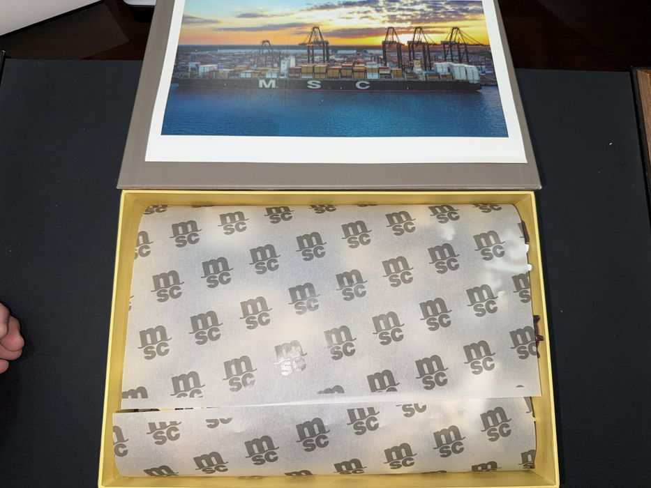 Фирменный деревянный пазл MSC (эксклюзивный подарок, новый)