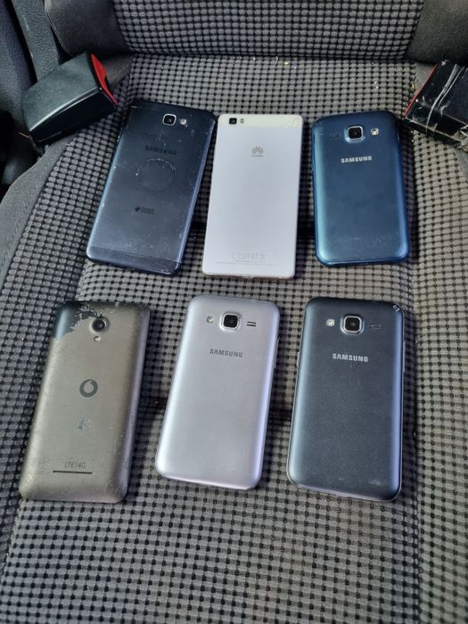 Lot telefoane și  o tabletă