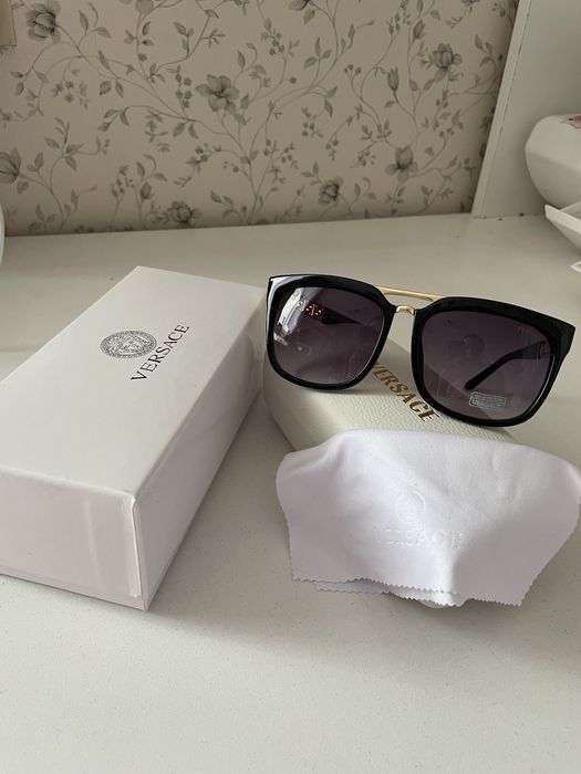 Продам очки солнцезащитные Versace