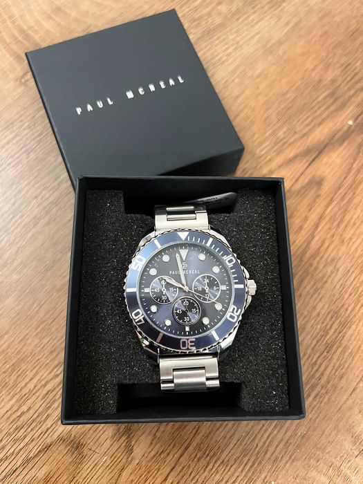 Часовник Paul McNeal