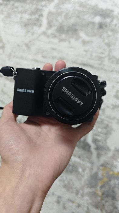 Продам фотоаппарат Samsung nx1000