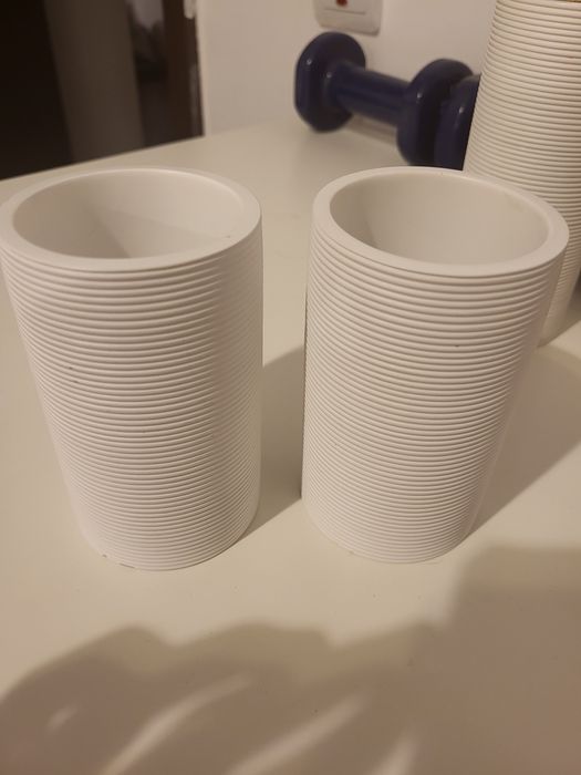 Set baie: dozator de sapun + 2 suporturi pentru periute de dinti