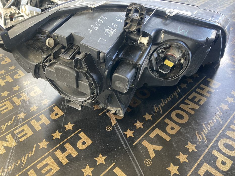 Bmw e70 2008 година xenon Ляв Фар ксенон