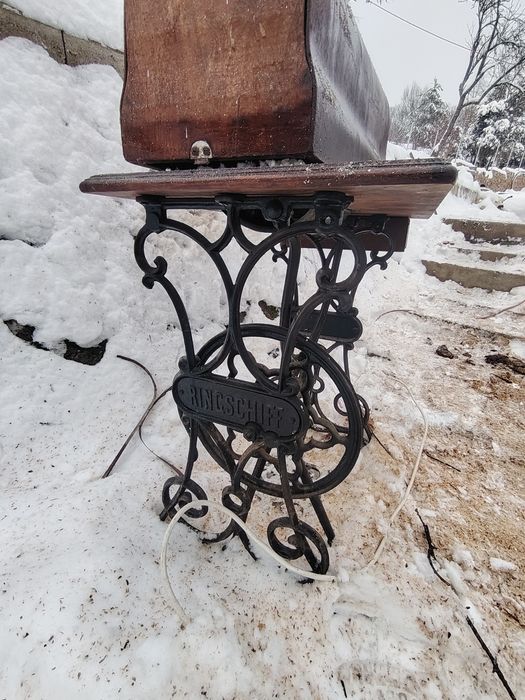 Mașină de cusut.