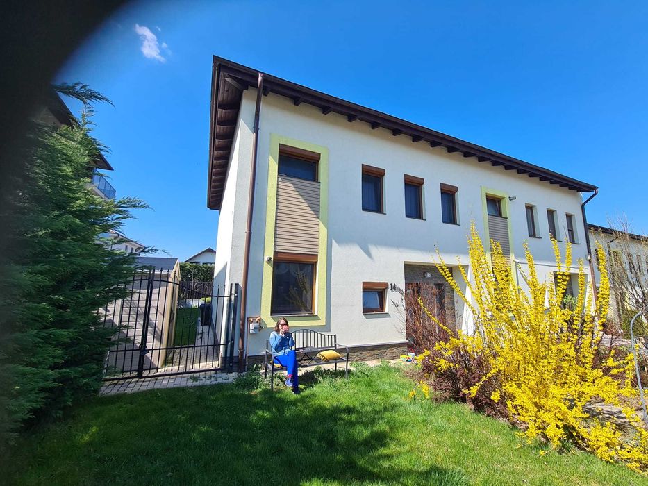Duplex de vanzare in Borhanci strada Regina Maria