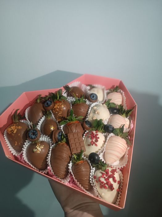 Клубника в шоколаде город Астана