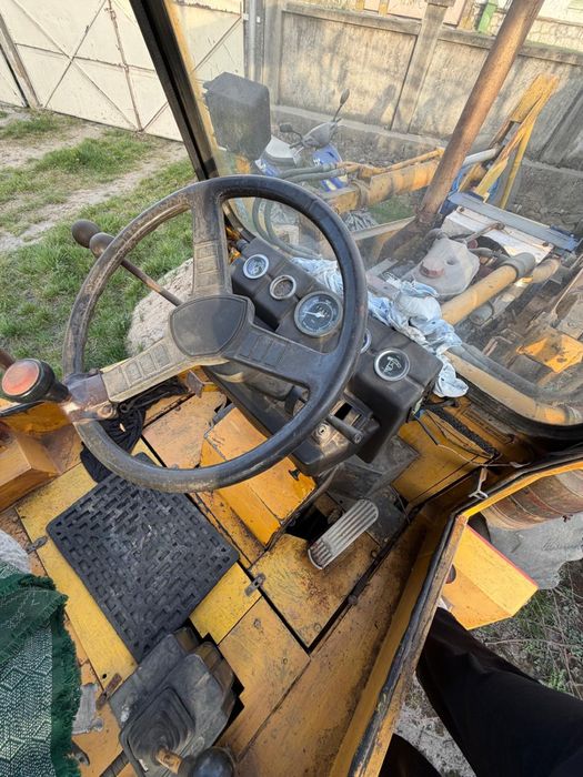 Vând BuldoExcavator Venieri