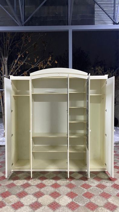 Продам Спальный Гарнитур +доставка