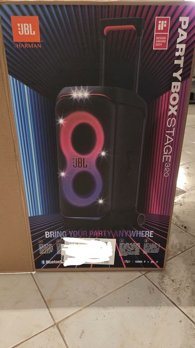 JBL PARTYBOX 320 с включени 2 миркофона