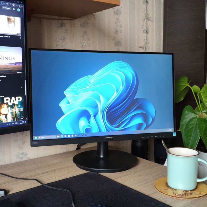 Монитор Philips 22 дюйма