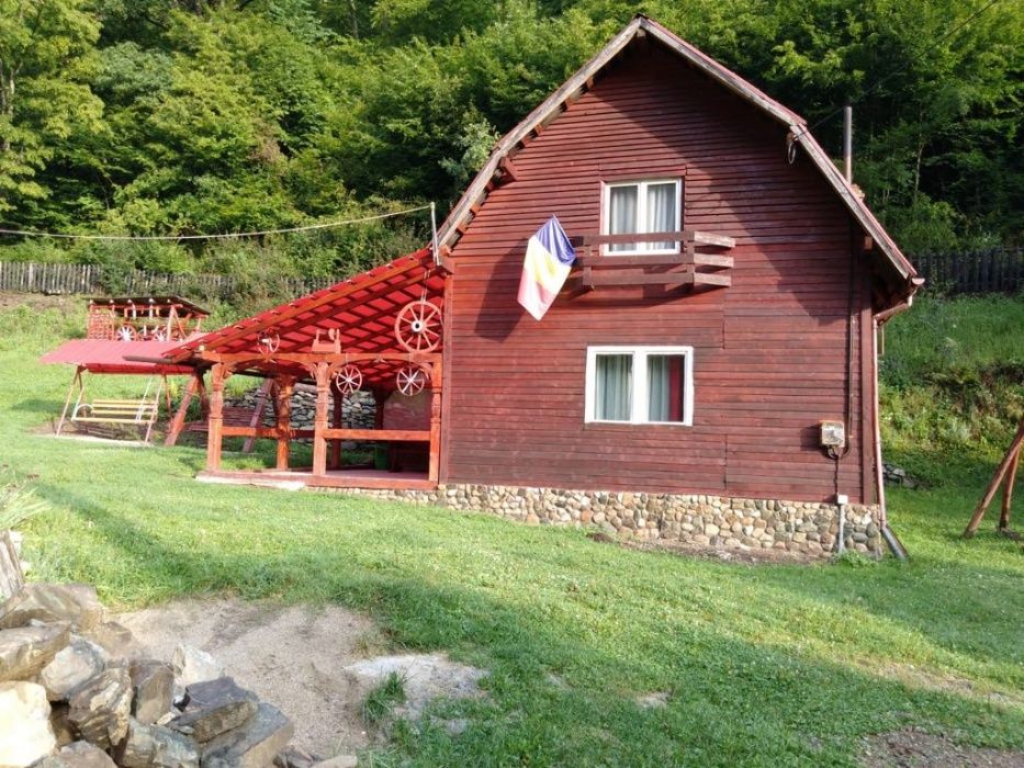 Cabana cu ciubar, disponibila de 1 mai, zona Baisoara,disponibila de 1 Decembrie