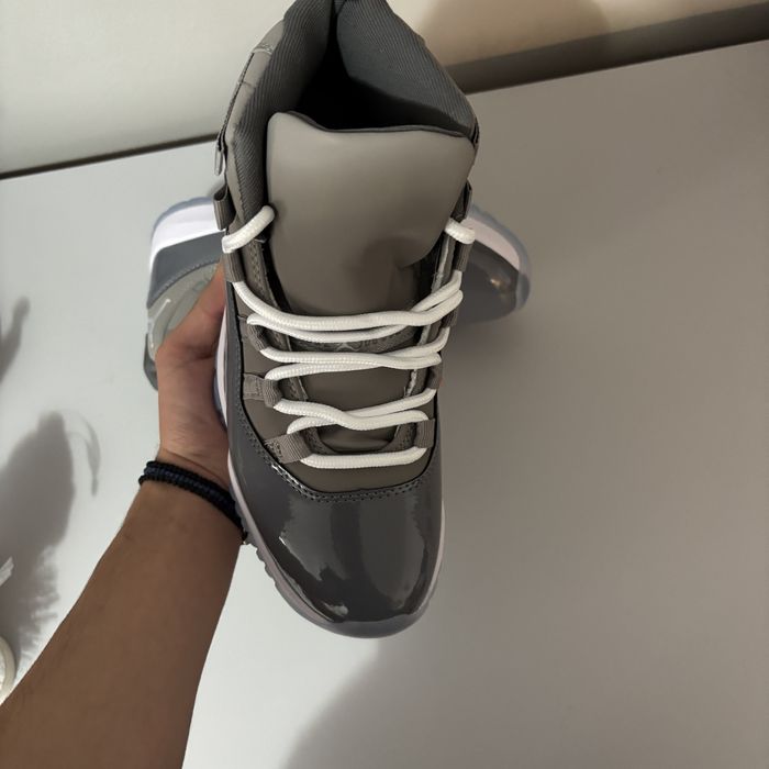 Air Jordan 11 [42,43]