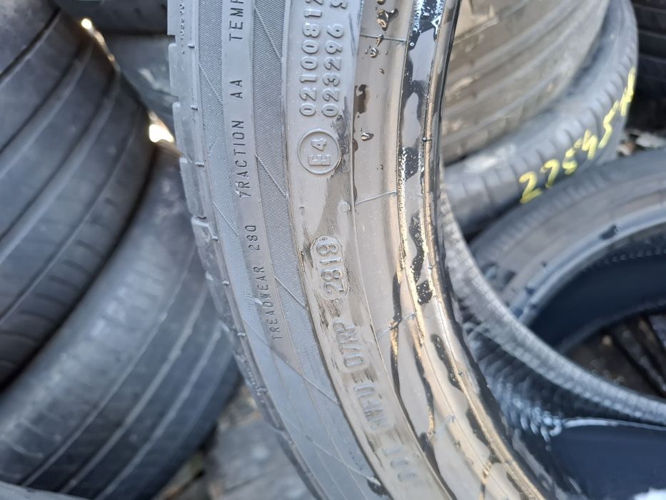 Vand 2 anvelope 235 45 18 continental de vara bune dot 2019