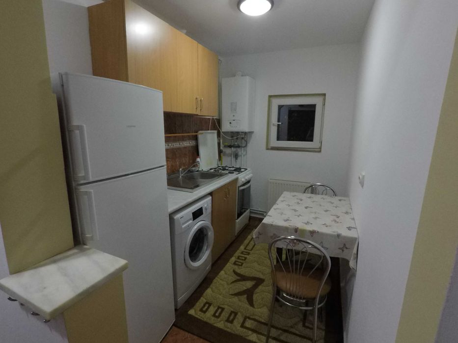 Inchiriez apartament de doua camere in Brasov in centrul Civic