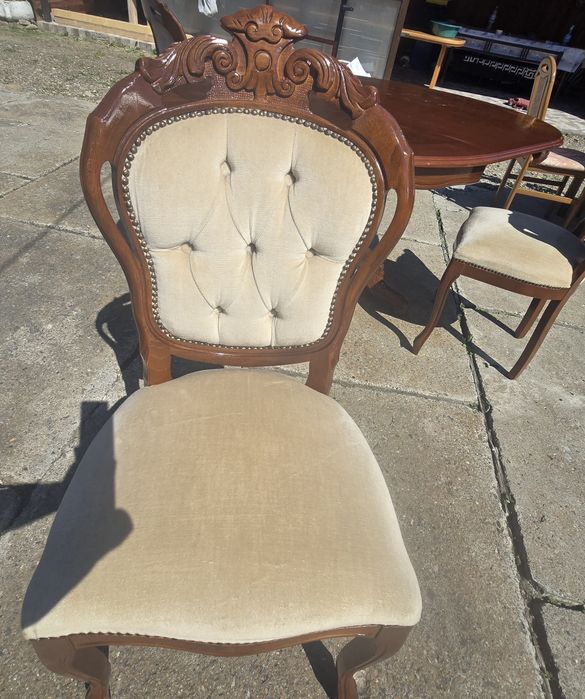 Vând masă  cu 3 scaune