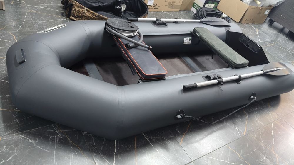 Продам лодку с мотором