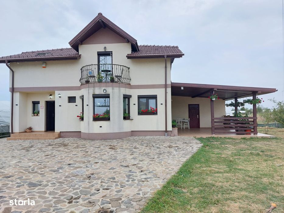 COMISION 0 Vila 150 mp utili, 1500 mp teren, 4 camere Targoviste